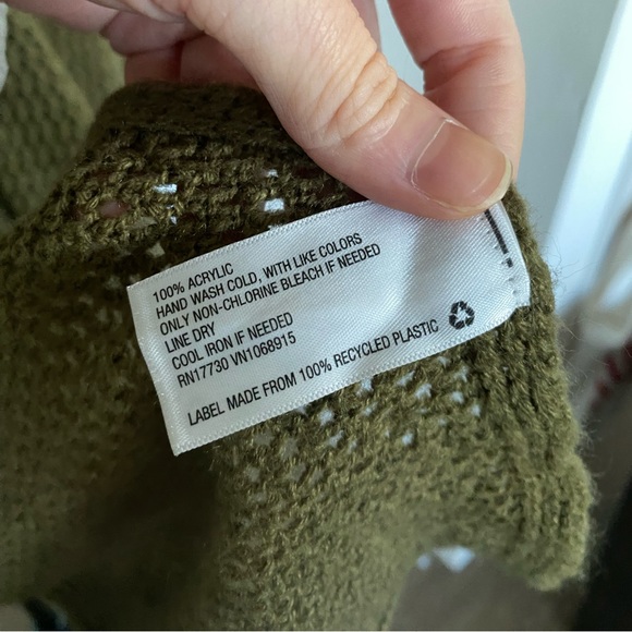 UNIVERSAL THREADS Green knit sweater/ cardigan - Picture 3 of 4